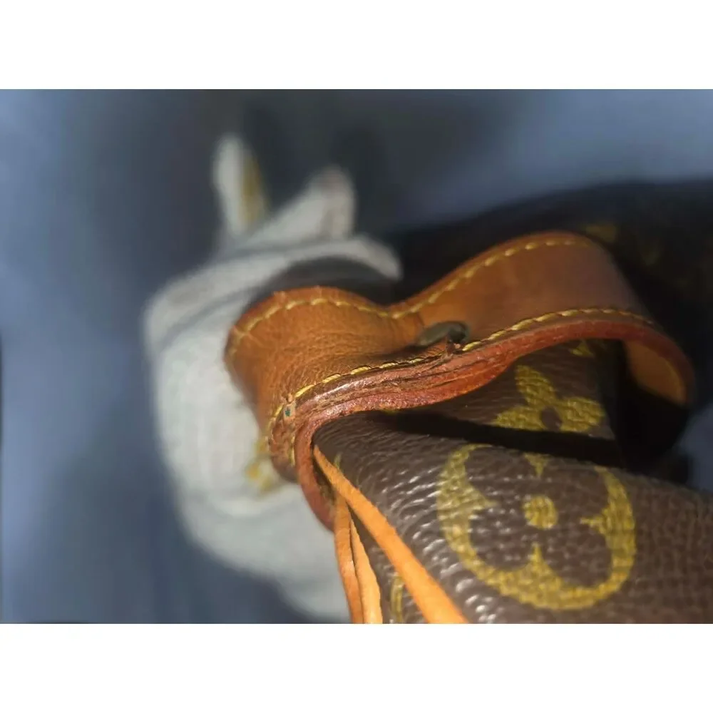 Vintage Louis Vuitton Saumur 35 Crossbody Bag - Entrupy Certified with dust bag